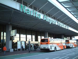 ���߂ĊO���猩��